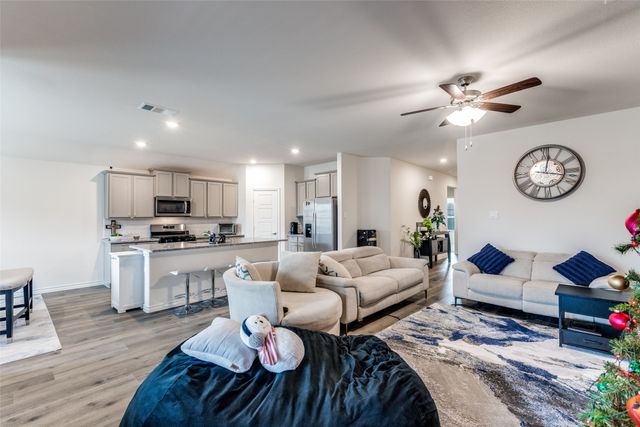 9809 Gooseneck Drive, Aubrey, TX 76227