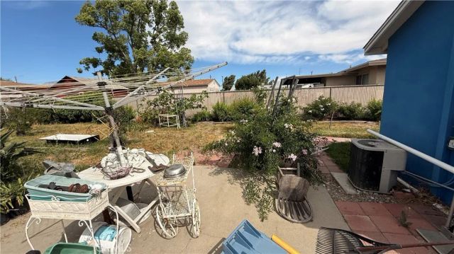 8596 Laurel, Fontana, CA 92335