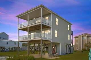 8014 8th Street, Surf City, NC 28445