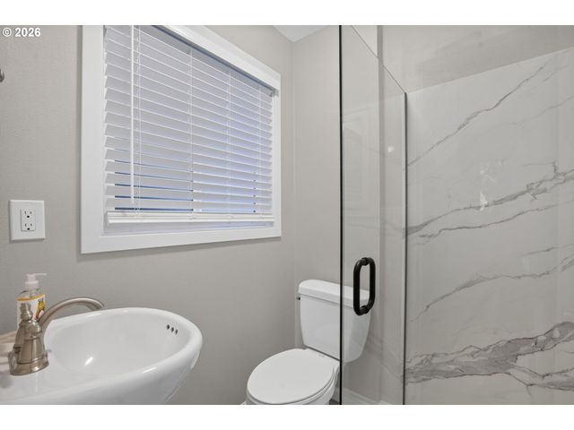 6401 MCEWAN Rd, Lake Oswego, OR 97035