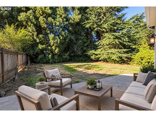 6401 MCEWAN Rd, Lake Oswego, OR 97035