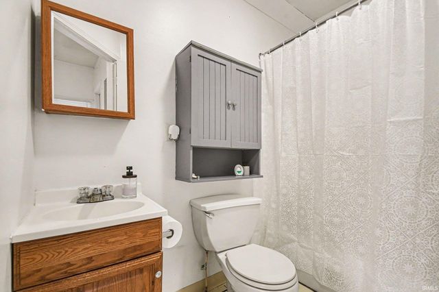 18764 Auten Road, South Bend, IN 46637