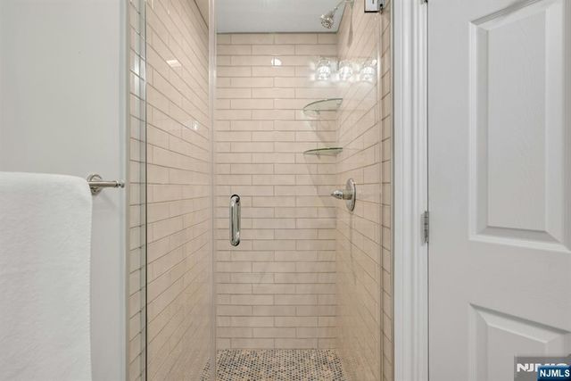 87 Surrey Lane, River Edge, NJ 07661