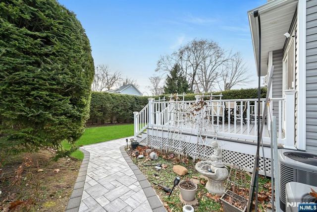 87 Surrey Lane, River Edge, NJ 07661