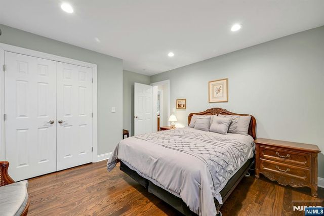 87 Surrey Lane, River Edge, NJ 07661