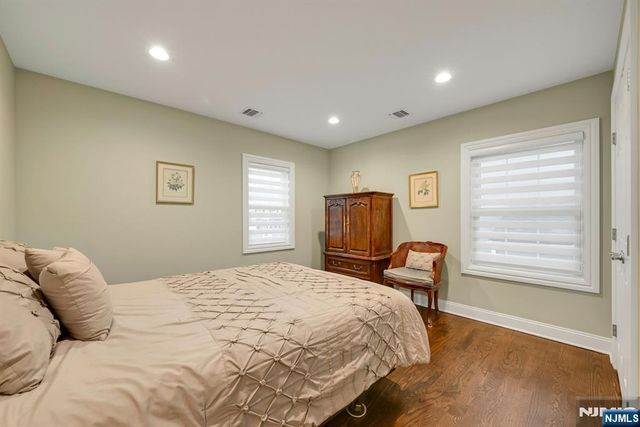 87 Surrey Lane, River Edge, NJ 07661