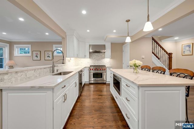 87 Surrey Lane, River Edge, NJ 07661