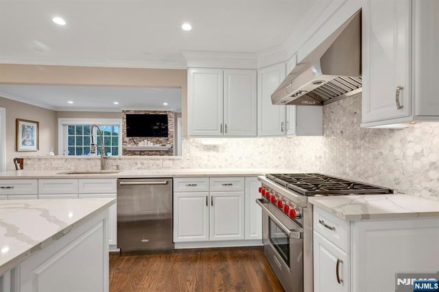 87 Surrey Lane, River Edge, NJ 07661