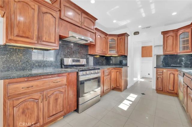 11945 209th, Lakewood, CA 90715