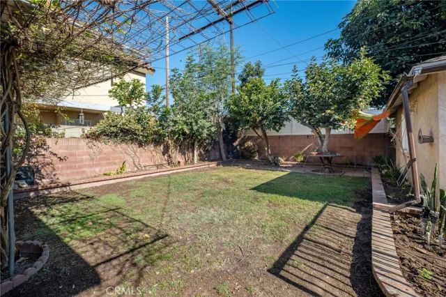 11945 209th, Lakewood, CA 90715