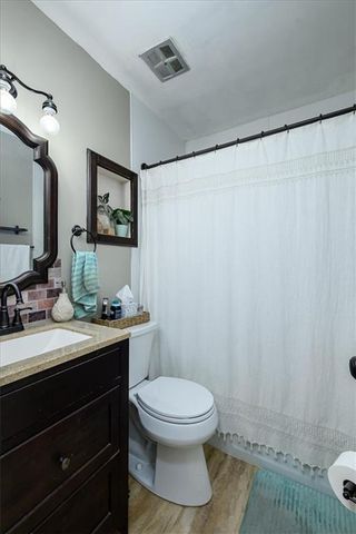6925 NW Blair Road, Kansas City, MO 64152
