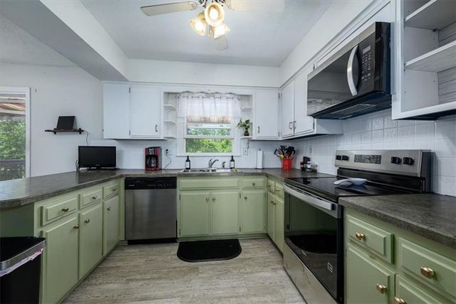 6925 NW Blair Road, Kansas City, MO 64152