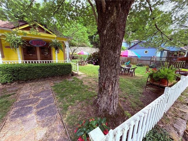273 N Main Street, Eureka Springs, AR 72632