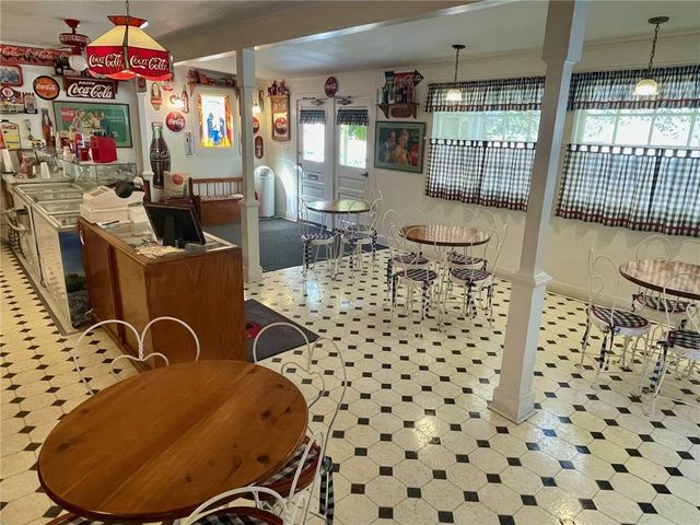 273 N Main Street, Eureka Springs, AR 72632