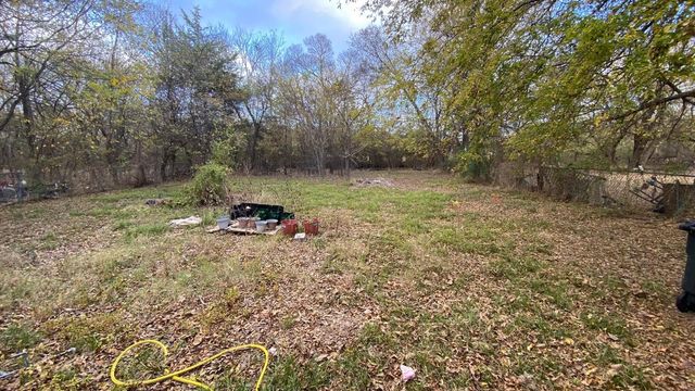 40 W Neagle Avenue, Paris, TX 75460