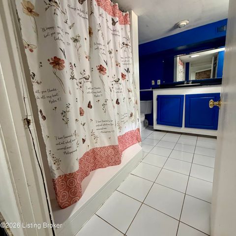 5403 Wethe Ct, Louisville, KY 40291