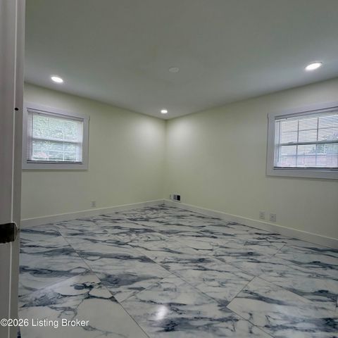 5403 Wethe Ct, Louisville, KY 40291