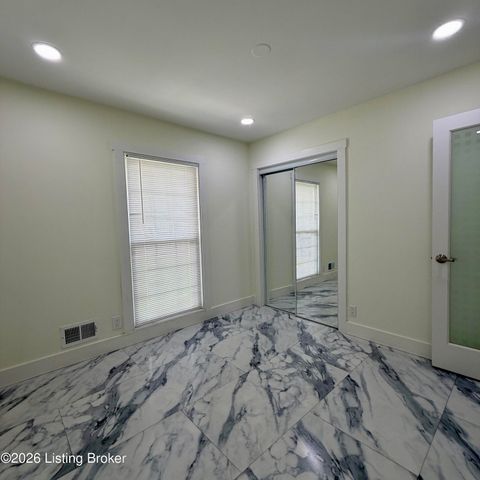 5403 Wethe Ct, Louisville, KY 40291