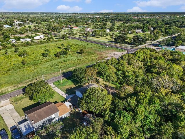 1021 27th Street, Dickinson, TX 77539