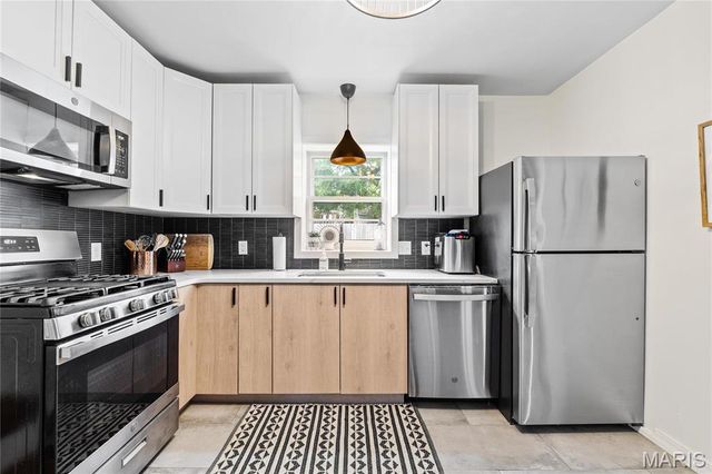 8019 Gramond Drive, St Louis, MO 63123