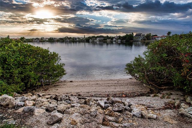 1500 COVE II PLACE 524, Sarasota, FL 34242