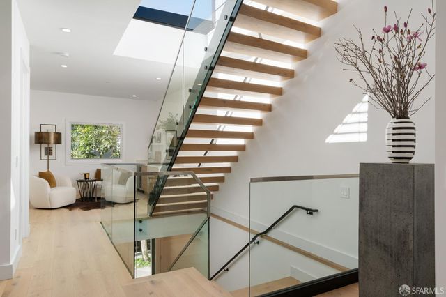 25 Brompton Avenue, San Francisco, CA 94131