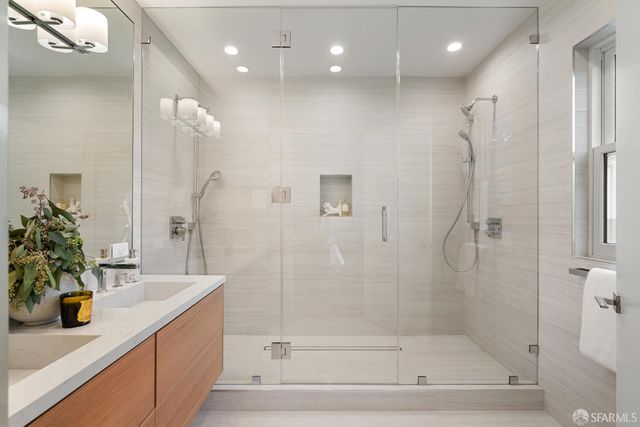 25 Brompton Avenue, San Francisco, CA 94131