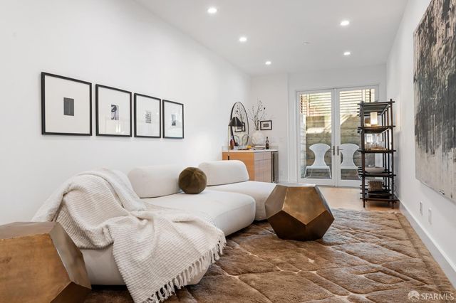 25 Brompton Avenue, San Francisco, CA 94131