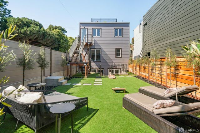 25 Brompton Avenue, San Francisco, CA 94131