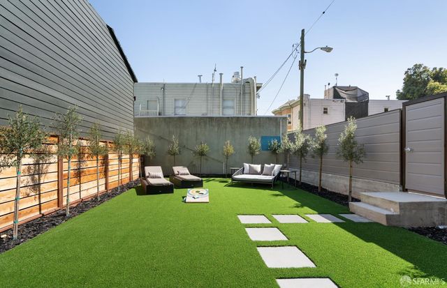 25 Brompton Avenue, San Francisco, CA 94131