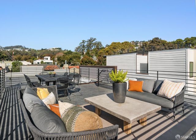 25 Brompton Avenue, San Francisco, CA 94131