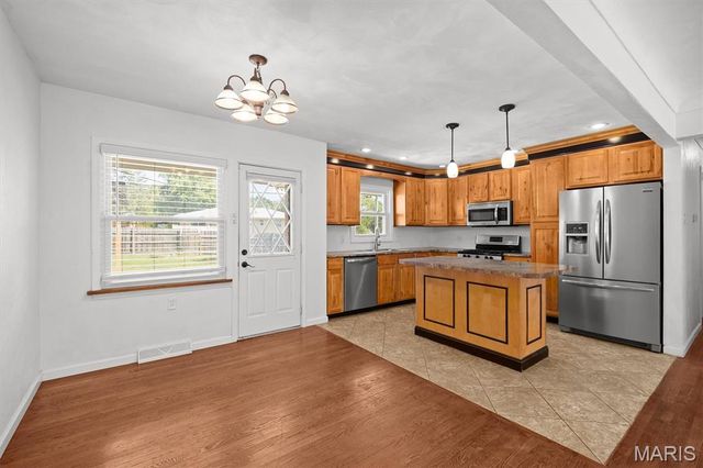 50 Cheshire Drive, Belleville, IL 62223
