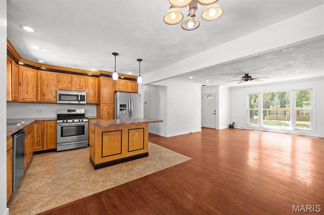 50 Cheshire Drive, Belleville, IL 62223
