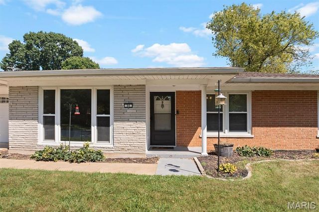 50 Cheshire Drive, Belleville, IL 62223