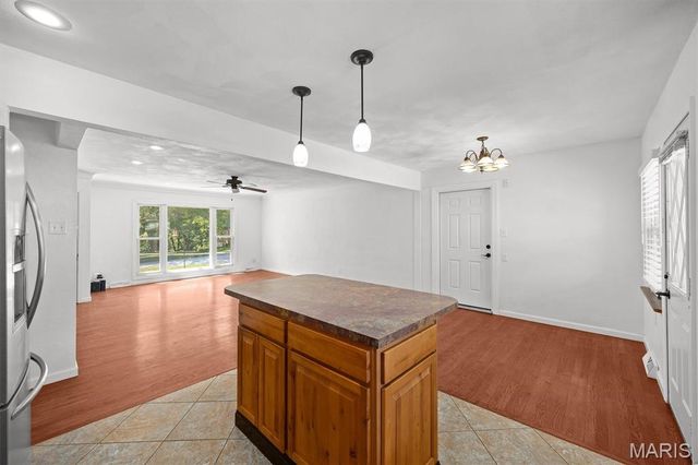 50 Cheshire Drive, Belleville, IL 62223