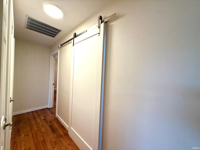 1120 Crawford B, Bedford, IN 47421