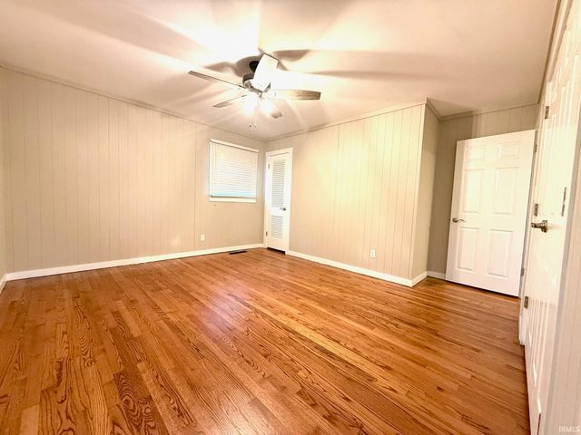 1120 Crawford B, Bedford, IN 47421