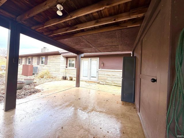 1120 Crawford B, Bedford, IN 47421