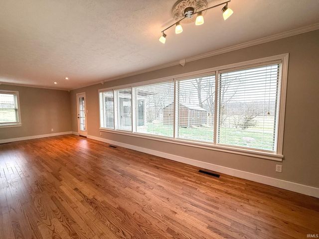 1120 Crawford B, Bedford, IN 47421