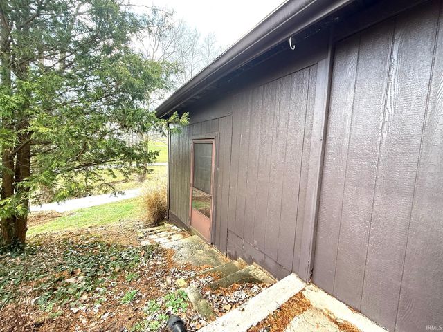 1120 Crawford B, Bedford, IN 47421