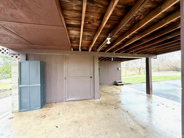 1120 Crawford B, Bedford, IN 47421