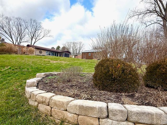 1120 Crawford B, Bedford, IN 47421