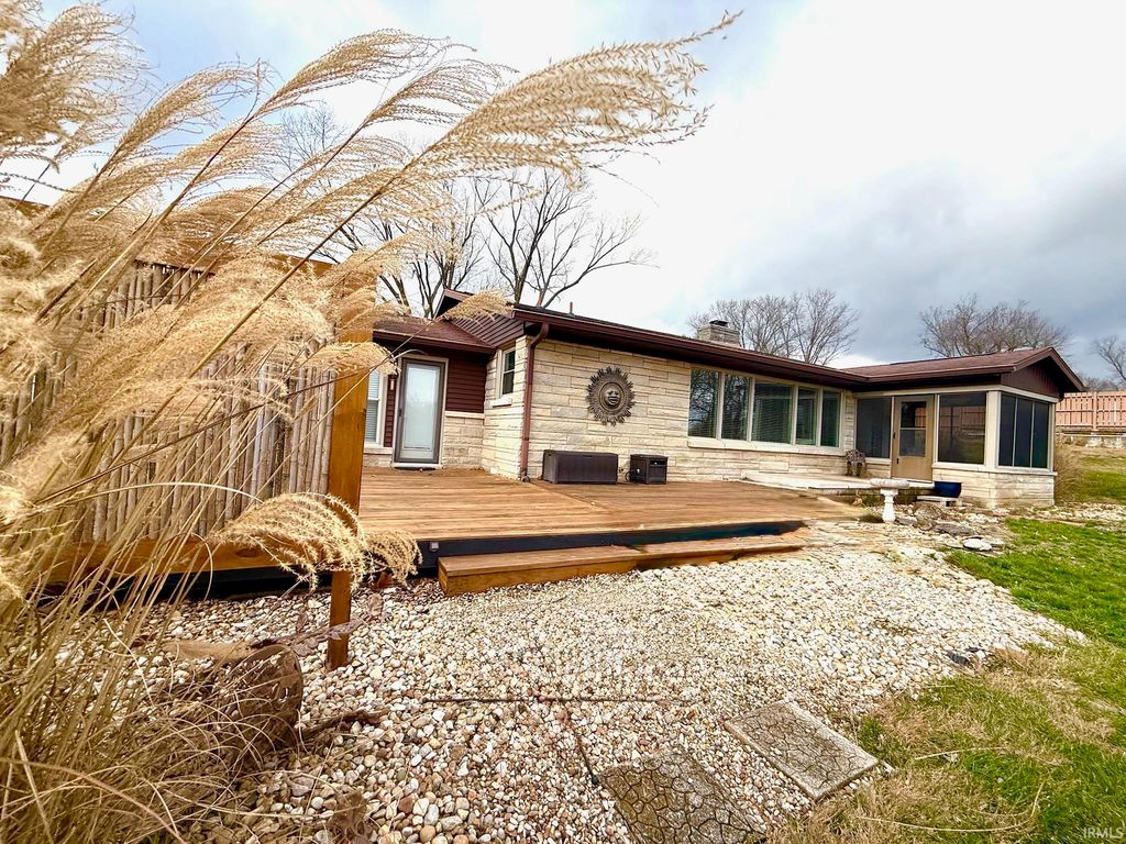 1120 Crawford B, Bedford, IN 47421