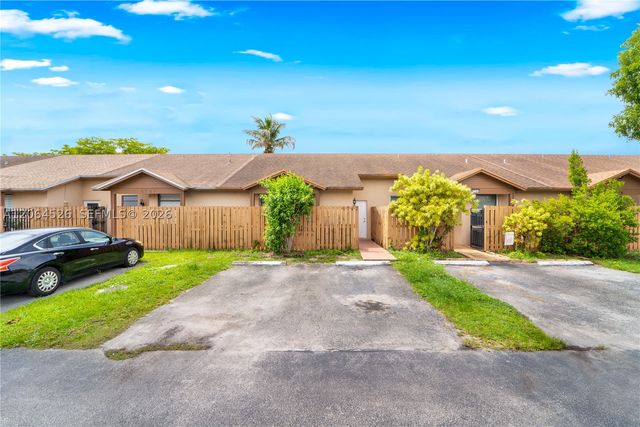 6742 NW 188th Ter 6742, Hialeah, FL 33015