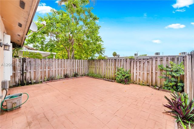 6742 NW 188th Ter 6742, Hialeah, FL 33015