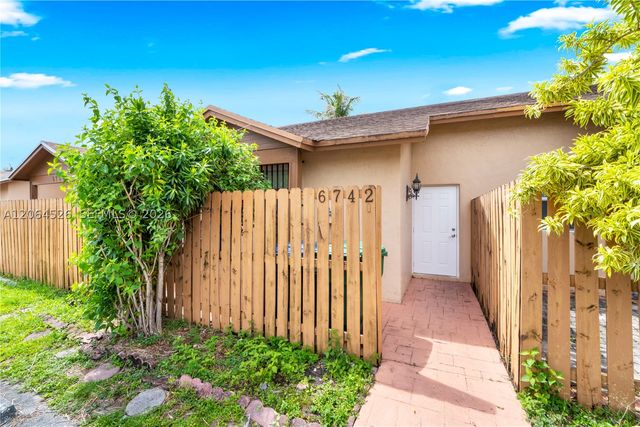 6742 NW 188th Ter 6742, Hialeah, FL 33015