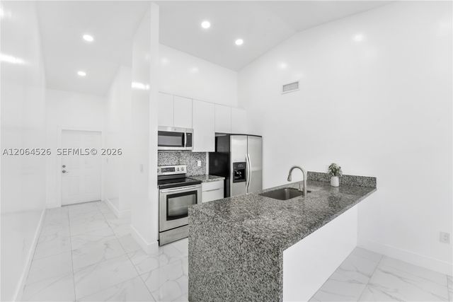 6742 NW 188th Ter 6742, Hialeah, FL 33015