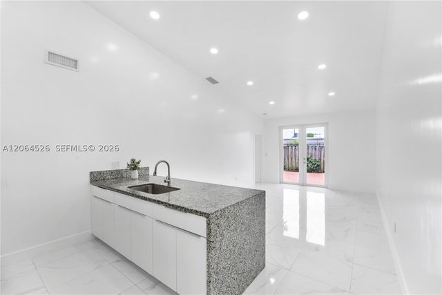 6742 NW 188th Ter 6742, Hialeah, FL 33015
