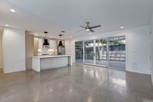402 Everest, San Antonio, TX 78209
