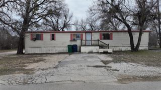 305 W Sherman Street D, Chico, TX 76431